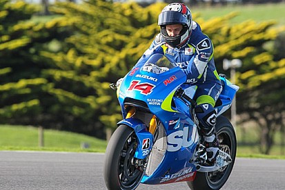 La Suzuki fa progressi nonostante il freddo e le cadute
