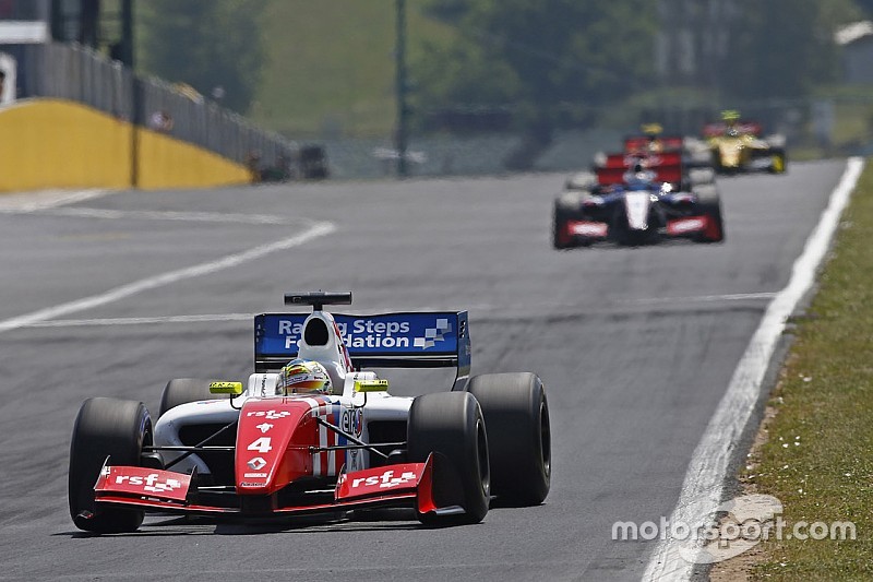 Rowland vainc Vaxiviere au Hungaroring