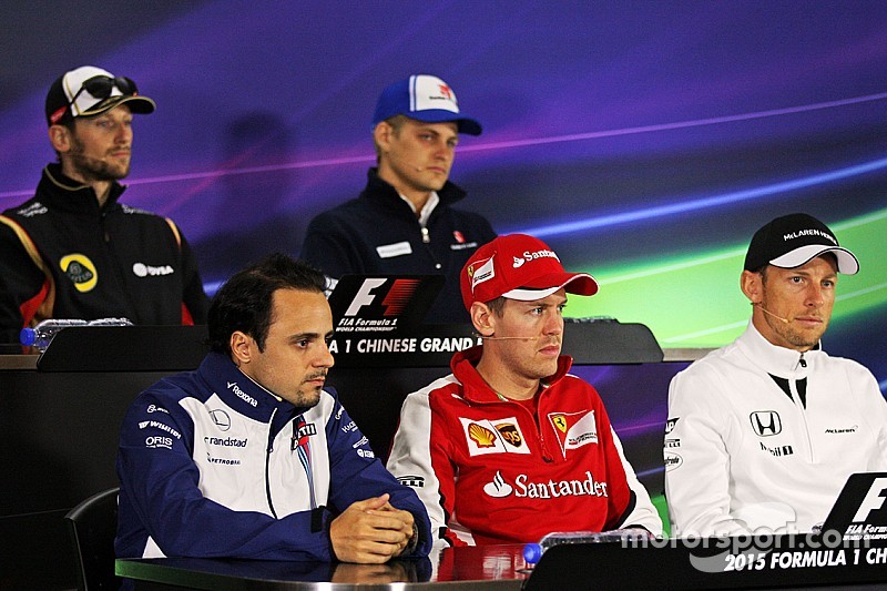 Felipe Massa, Williams; Sebastian Vettel, Ferrari; y Jenson Button, McLaren en la conferencia de prensa
