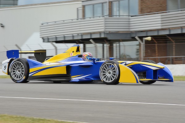 Buemi repite en el segundo día 