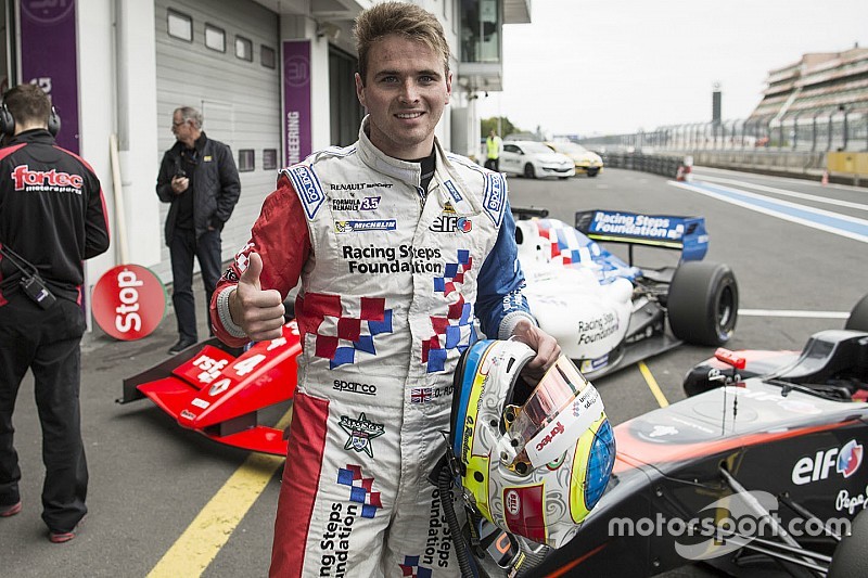 Race winner Oliver Rowland, Fortec Motorsports