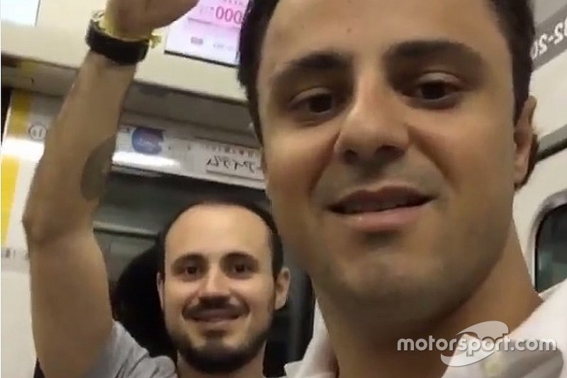 Massa no metr&ocirc; de T&oacute;quio