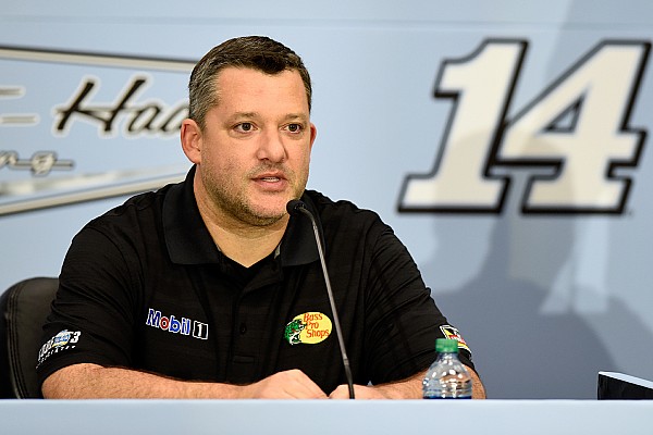 Tony Stewart anuncia que se retira como piloto en 2016 