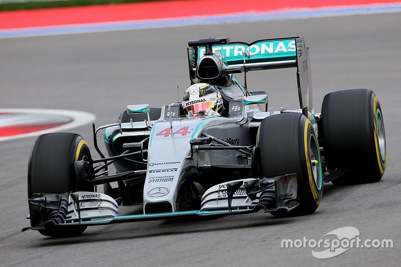 Mercedes kampioen na straf Raikkonen