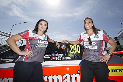 „Immerhin“: Simona de Silvestro bei V8-Supercars-Debüt im Ziel