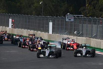 Rosberg wint in Mexico, punten voor Verstappen