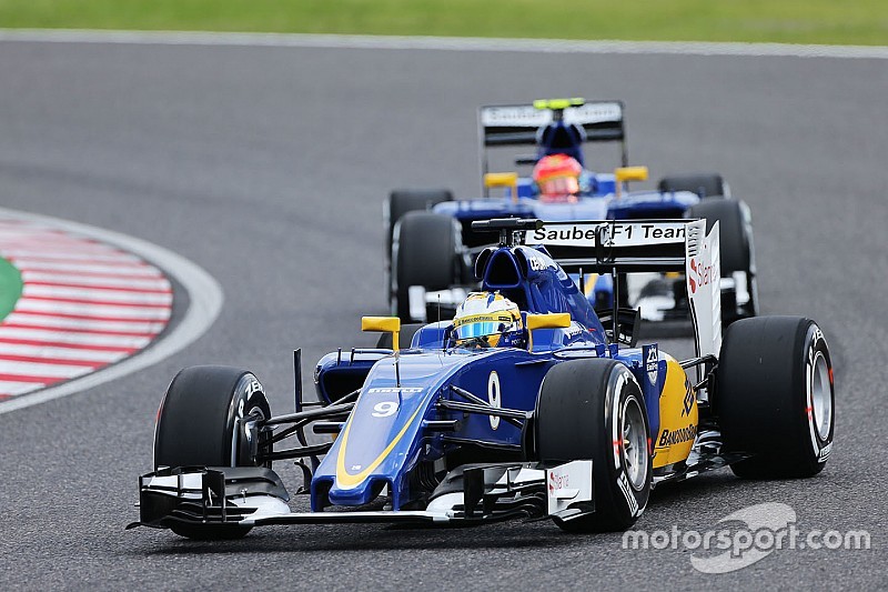 Marcus Ericsson, Sauber C34 leads team mate Felipe Nasr, Sauber C34