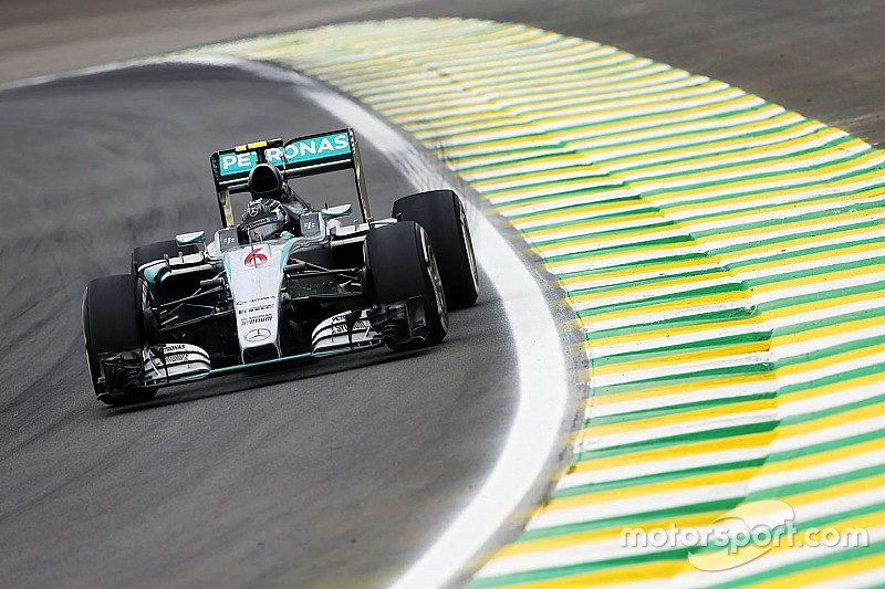 VT2: Rosberg snelst, Verstappen 14e en code rood voor Alonso