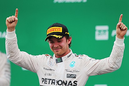 Rosberg verslaat Hamilton: “Ik controleerde de wedstrijd”