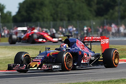 Max Verstappen blijft rustig onder Ferrari-geruchten