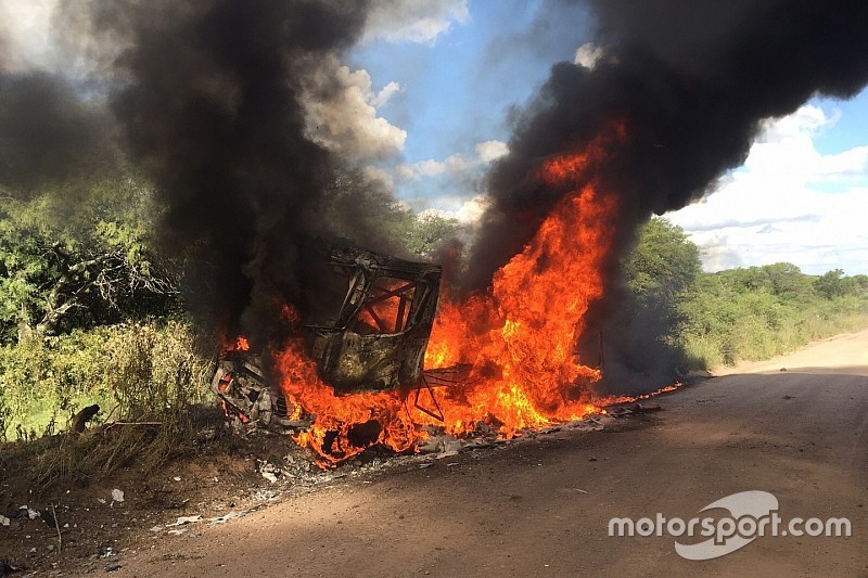 Rallye Dakar: Bestplatzierter Renault-Truck geht in Flammen auf