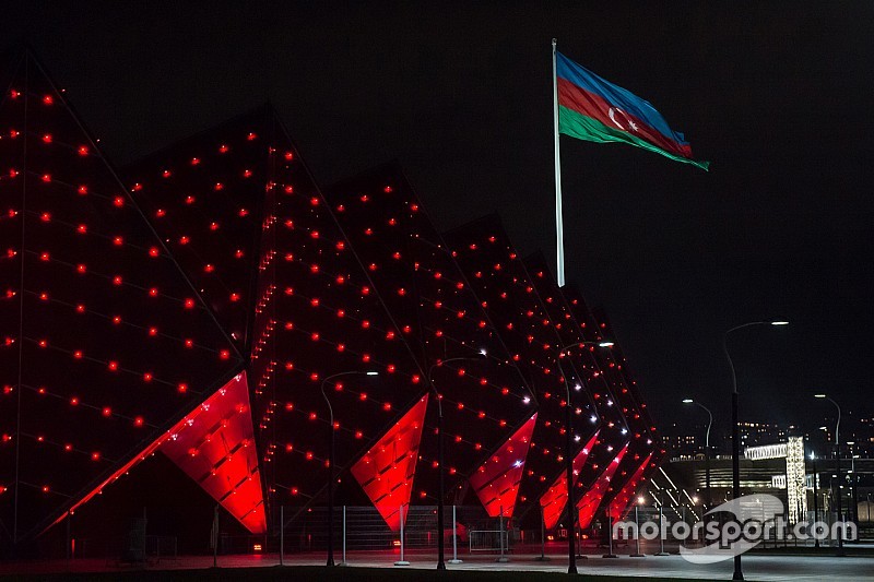 Baku de noche