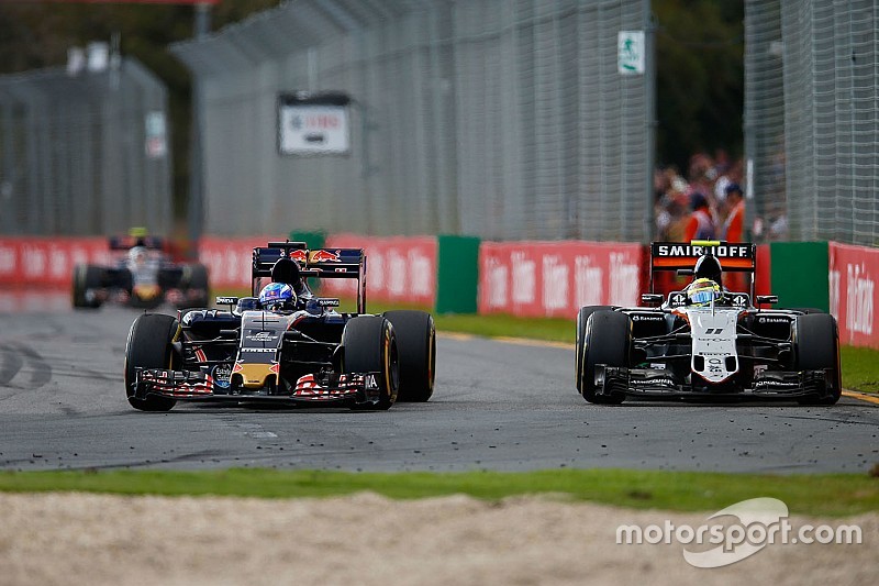 Max Verstappen, Scuderia Toro Rosso STR11 and Sergio Perez, Sahara Force India F1 VJM09