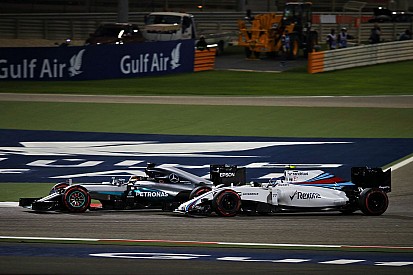 Hamilton: "Mi coche estaba muy da&ntilde;ado"