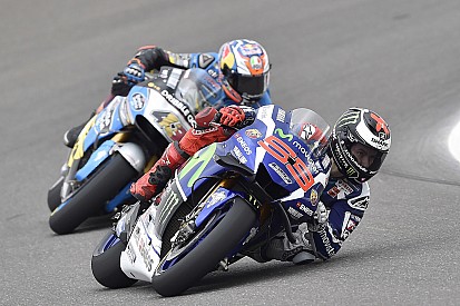 Lorenzo haalt schouders op na crash: “Iedere atleet heeft een slechte dag”