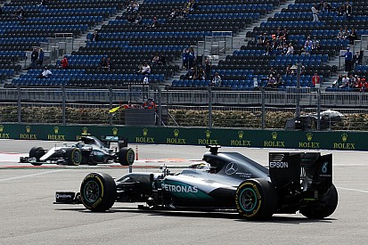 Formel 1 in Sochi: Viele Fahrfehler im Abschlusstraining, Mercedes wieder vorn