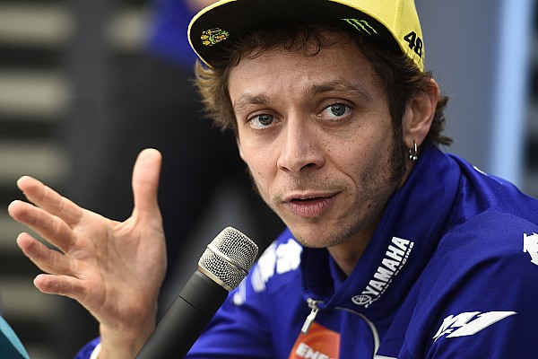 Rossi: &ldquo;Esperemos que alguien frene a Lorenzo&rdquo;