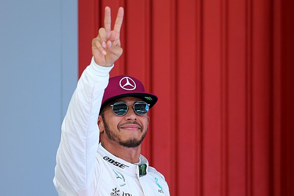 Hamilton se desquita y se lleva la pole en Barcelona