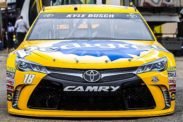 Toyota domina la segunda pr&aacute;ctica de NASCAR en Dover