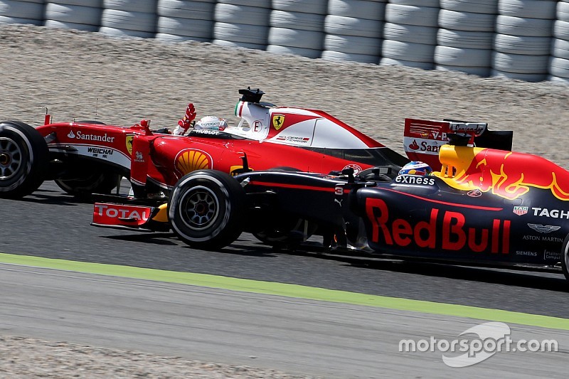 Sebastian Vettel, Scuderia Ferrari and Daniel Ricciardo, Red Bull Racing