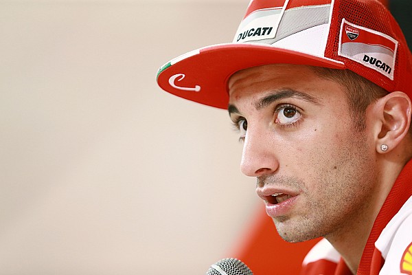 Suzuki anuncia el fichaje de Iannone y la marcha de Vi&ntilde;ales