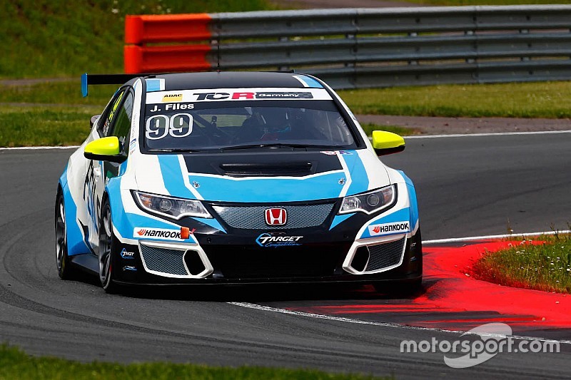 TCR Deutschland in Oschersleben: Josh Files im Training an der Spitze