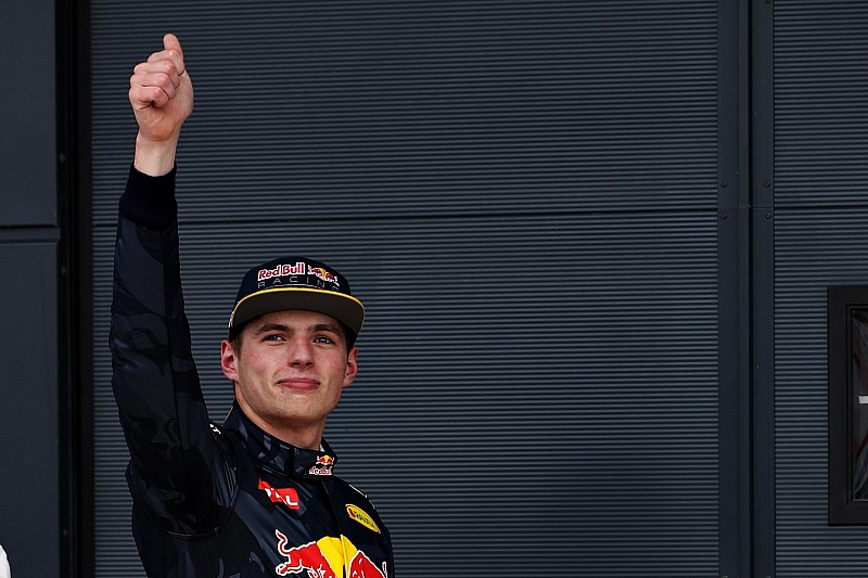 Max Verstappen, Red Bull Racing RB12 freut sich über seinen 3. Startplatz