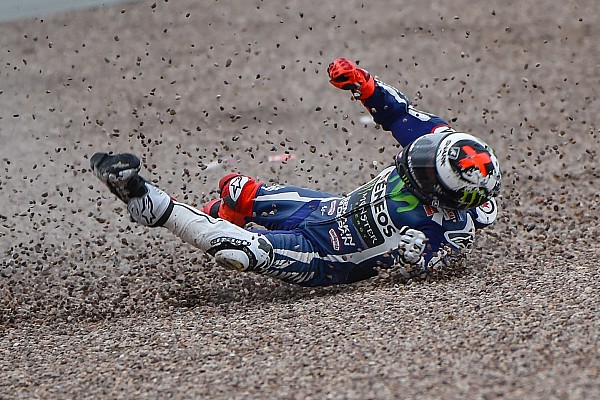 Galer&iacute;a de fotos: Lorenzo sufri&oacute; un esguince leve y un golpe en la mano