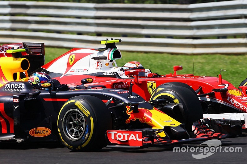 Max Verstappen, Red Bull Racing RB12 and Kimi Raikkonen, Ferrari SF16-H battle for position