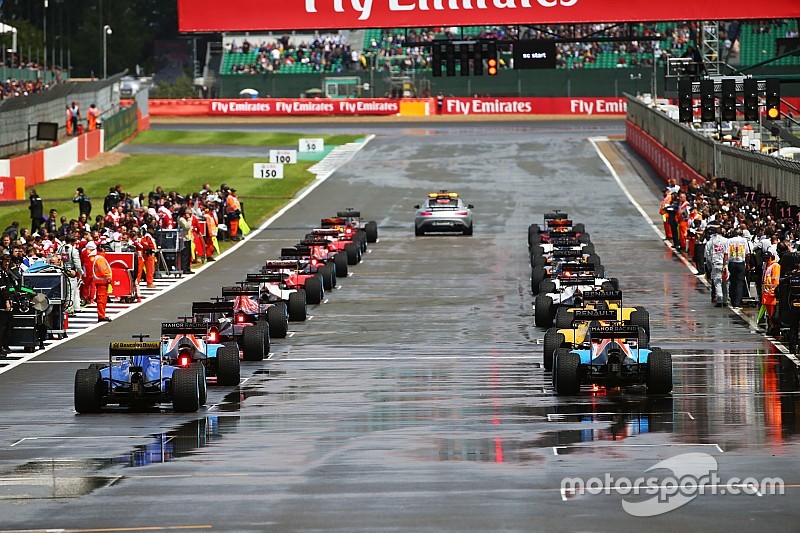 The grid before the start of the race