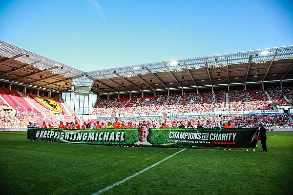 Massa lembra Schumacher em jogo: "pessoa incr&iacute;vel"