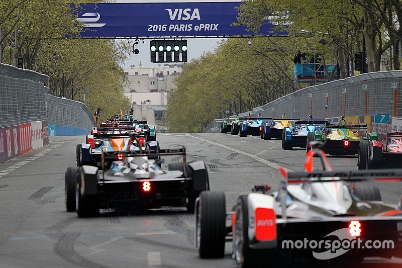 Acci&oacute;n en la parrilla de salida