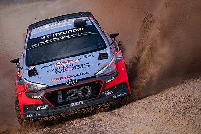 Hyundai Motorsport memimpin hari pertama Reli Italia Sardegna