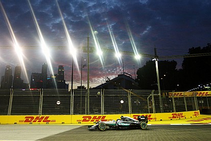 Freitagstraining deutet an: Mercedes in Singapur doch Favorit