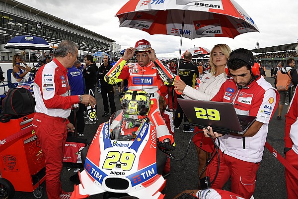 Iannone conf&iacute;a en que los m&eacute;dicos de Motorland le dejen correr