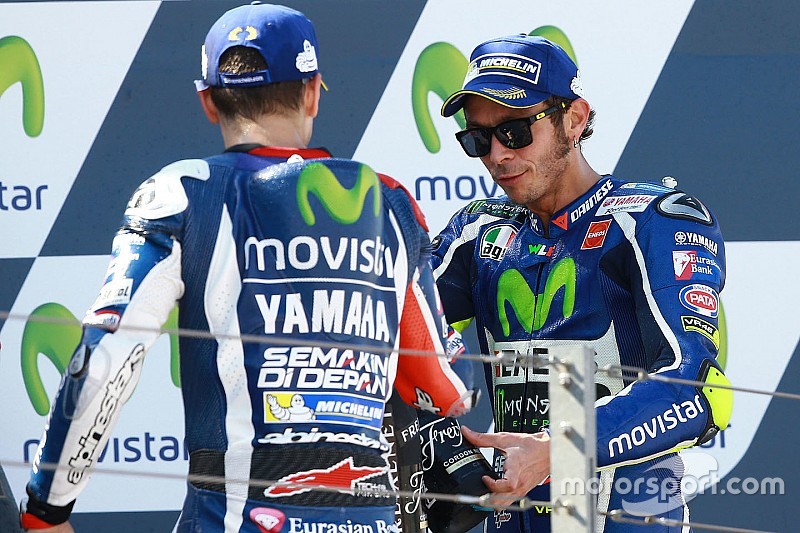 Podium: segundo, Jorge Lorenzo, Yamaha Factory Racing, tercero, Valentino Rossi, Yamaha Factory Raci