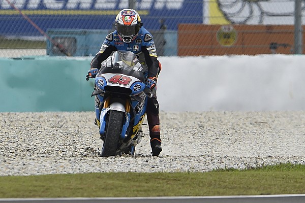 Miller lidera una sesión marcada por el agua y la ausencia de Márquez