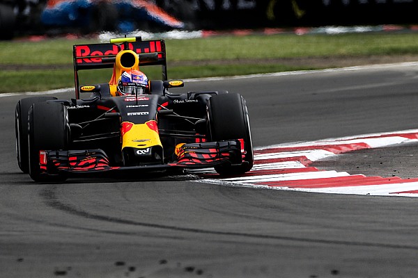 Verstappen supera Hamilton e lidera último treino no México