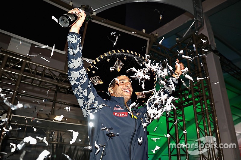 Podio: tercer lugar Daniel Ricciardo, Red Bull Racing