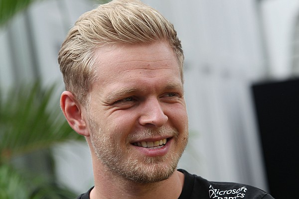 Haas espera cerrar el acuerdo con Magnussen este fin de semana