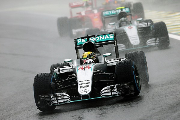 Hamilton: "Fue la victoria m&aacute;s f&aacute;cil en diez a&ntilde;os&rdquo;