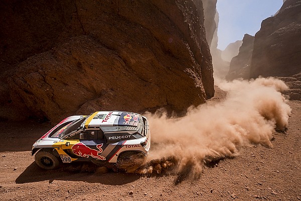 Loeb y Peterhansel sufrieron al seguir las roderas de las motos