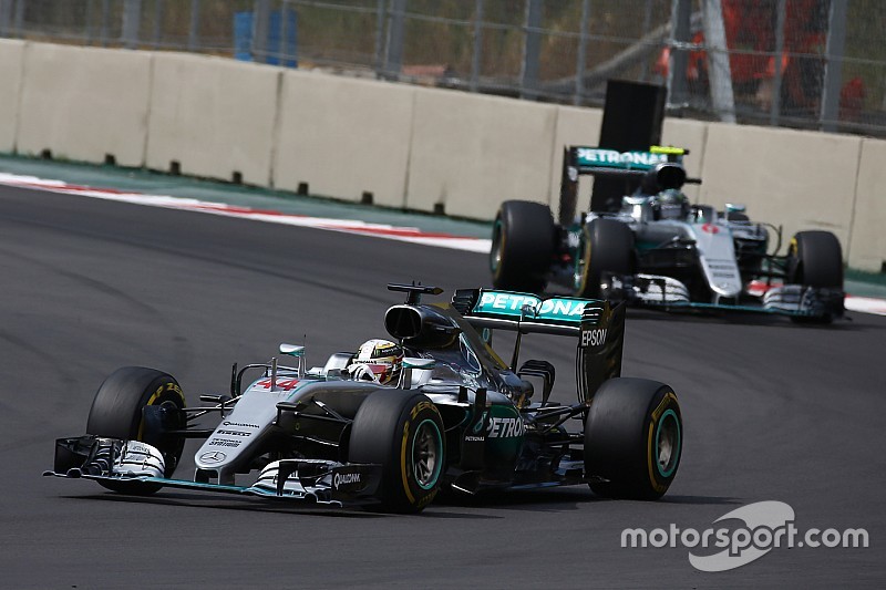 Lewis Hamilton, Mercedes AMG F1 W07 y Nico Rosberg, Mercedes AMG Petronas F1 W07