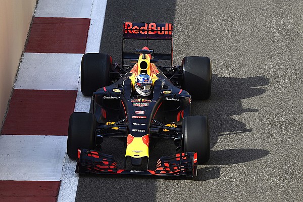 Ricciardo celebra treino físico "divertido" para carros de 2017 