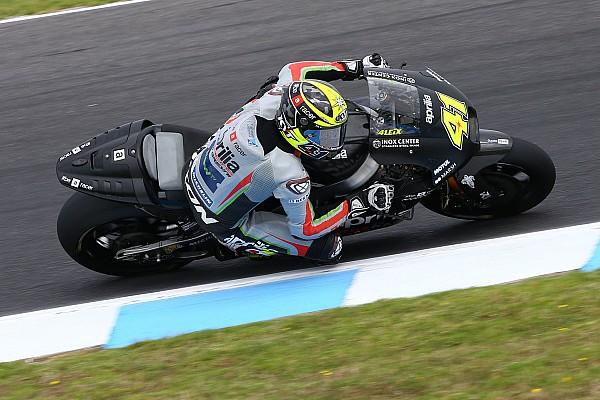 Espargaró: “La Aprilia no tiene límite en la frenada”