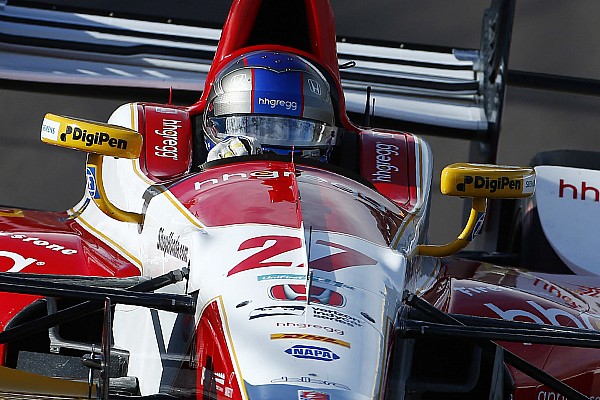 Andretti lidera en la primera práctica libre