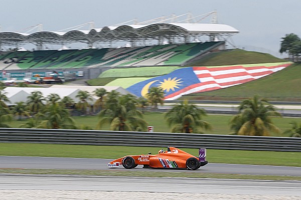 Carrera de F4 termina sin coches en Sepang