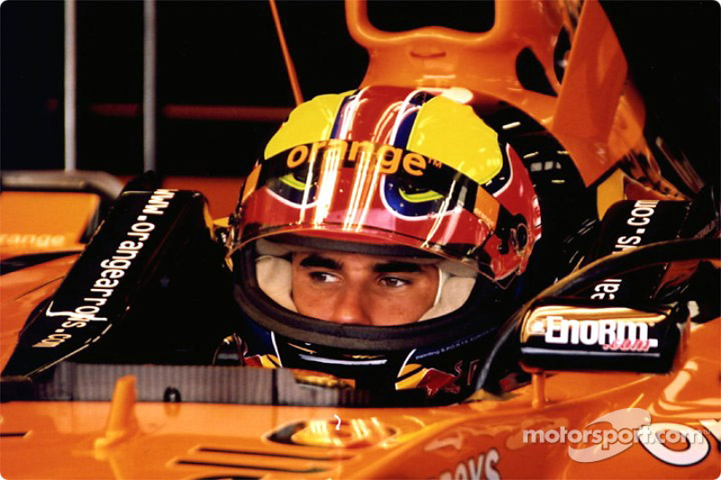 Enrique Bernoldi in the garage