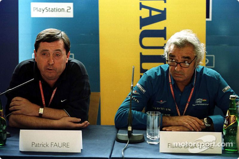 Patrick Faure y Flavio Briatore en ell lanzamiento del programa de desarrollo de pilotos deportivos 