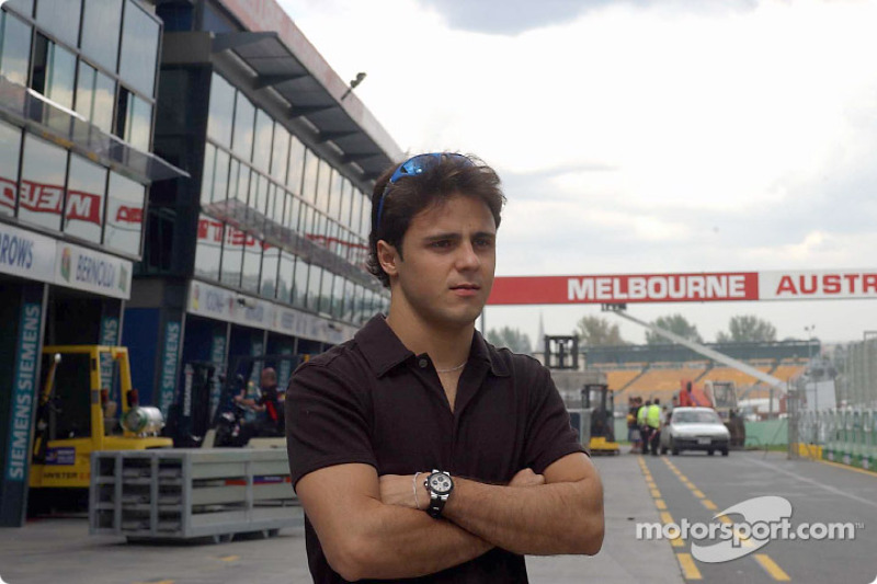 Felipe Massa en los pits en el circuito de Albert Park en Melbourne